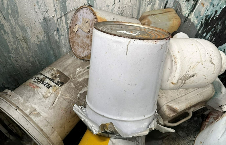 Unlabelled Containers